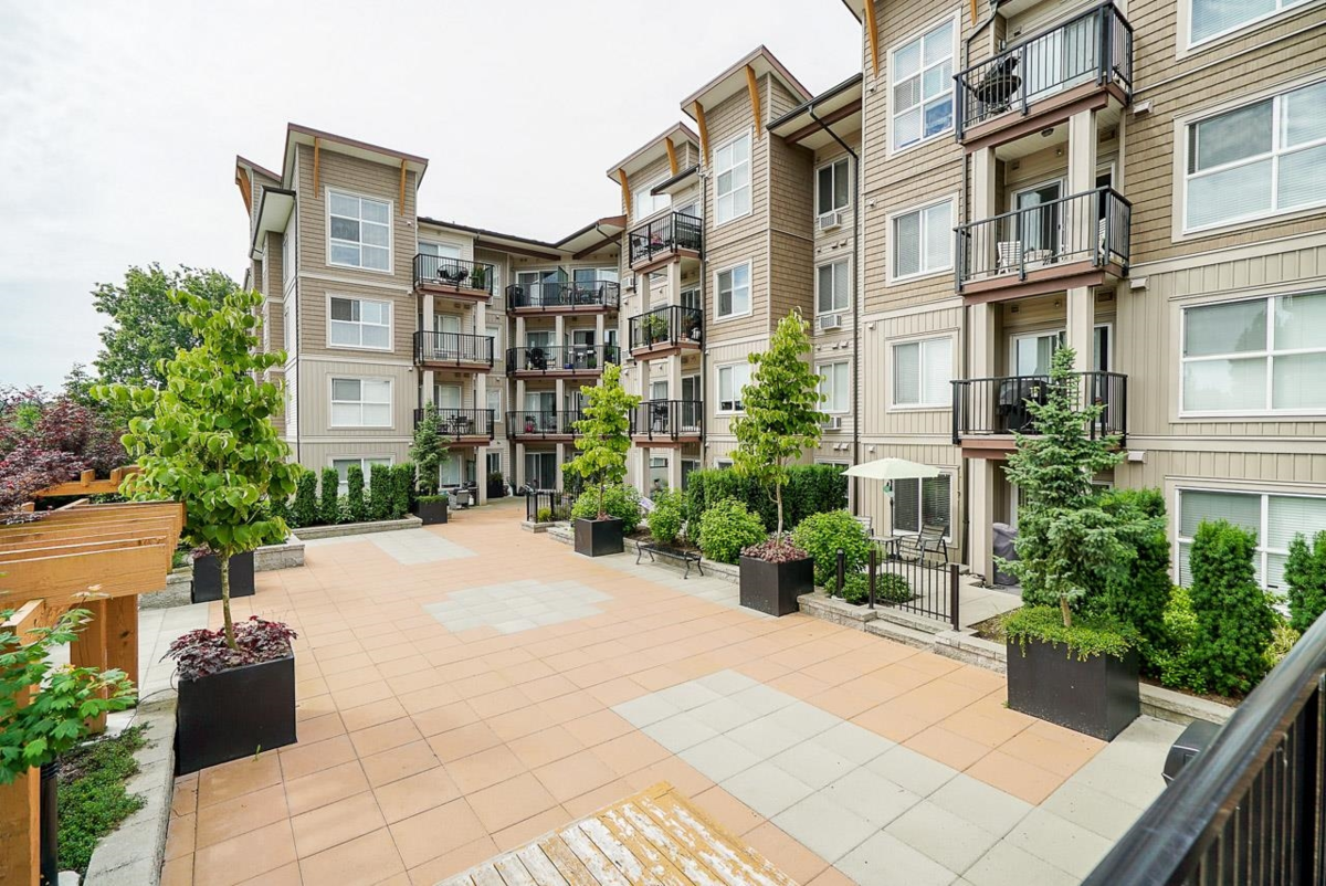 Hot Tub / Spa Photo of 107 20175 53 Avenue, Langley, BC