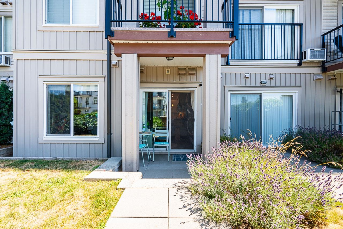 Outdoor Patio Photo of 107 20175 53 Avenue, Langley, BC