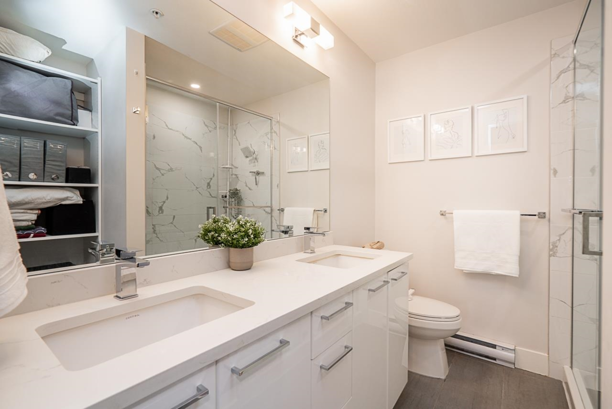 Powder Room Photo of 107 20175 53 Avenue, Langley, BC