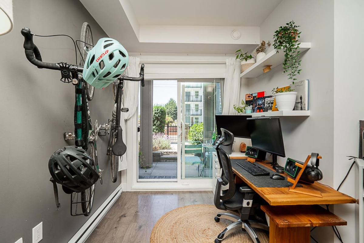 Primary Bathroom Photo of 107 20175 53 Avenue, Langley, BC