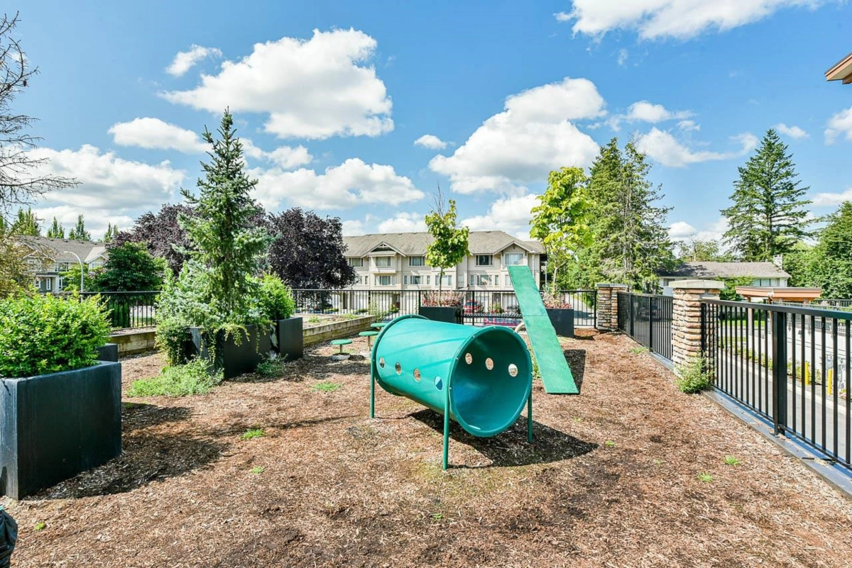 Swimming Pool Photo of 107 20175 53 Avenue, Langley, BC
