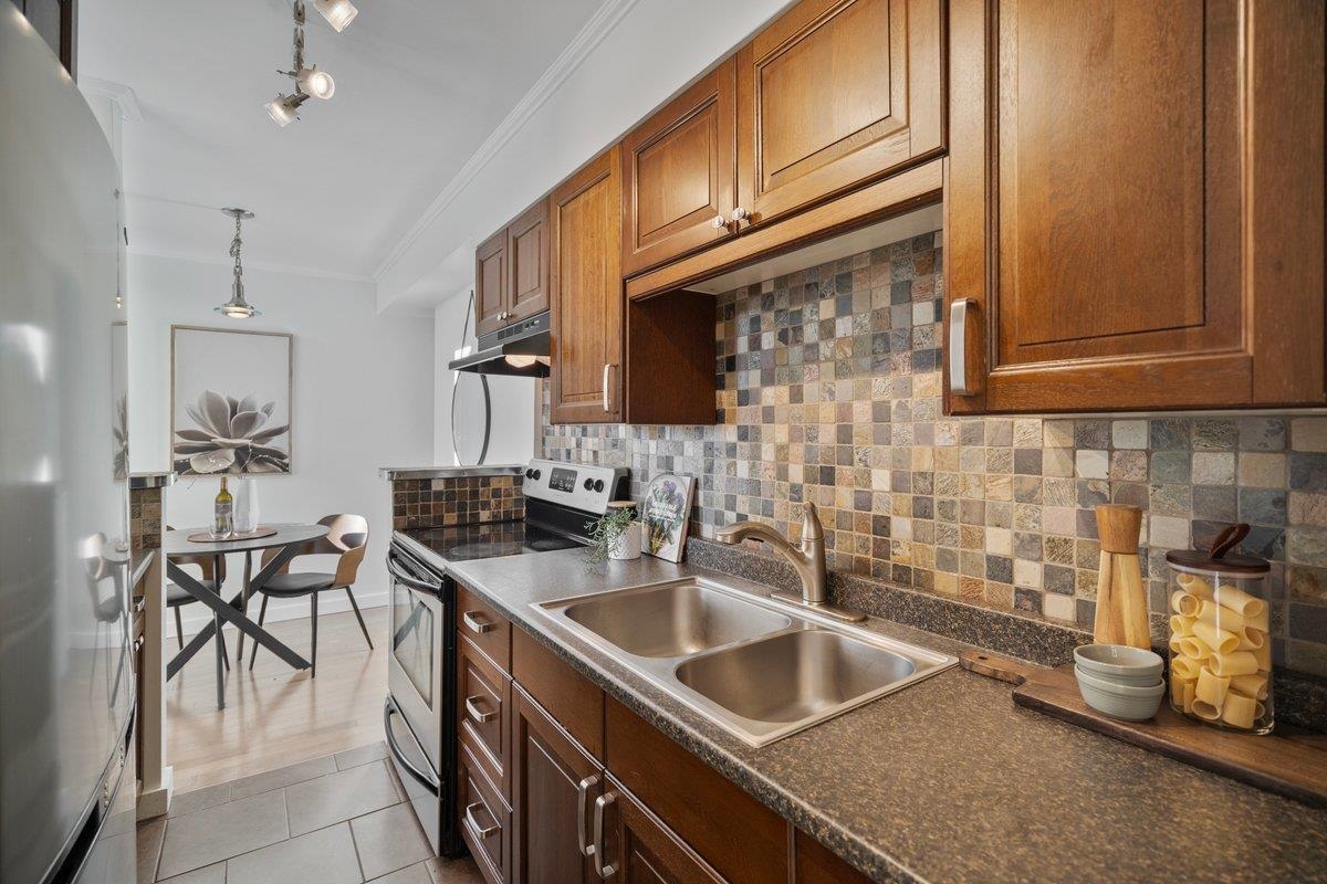 Basement Recreation Room Photo of 803 1967 Barclay Street, Vancouver, BC