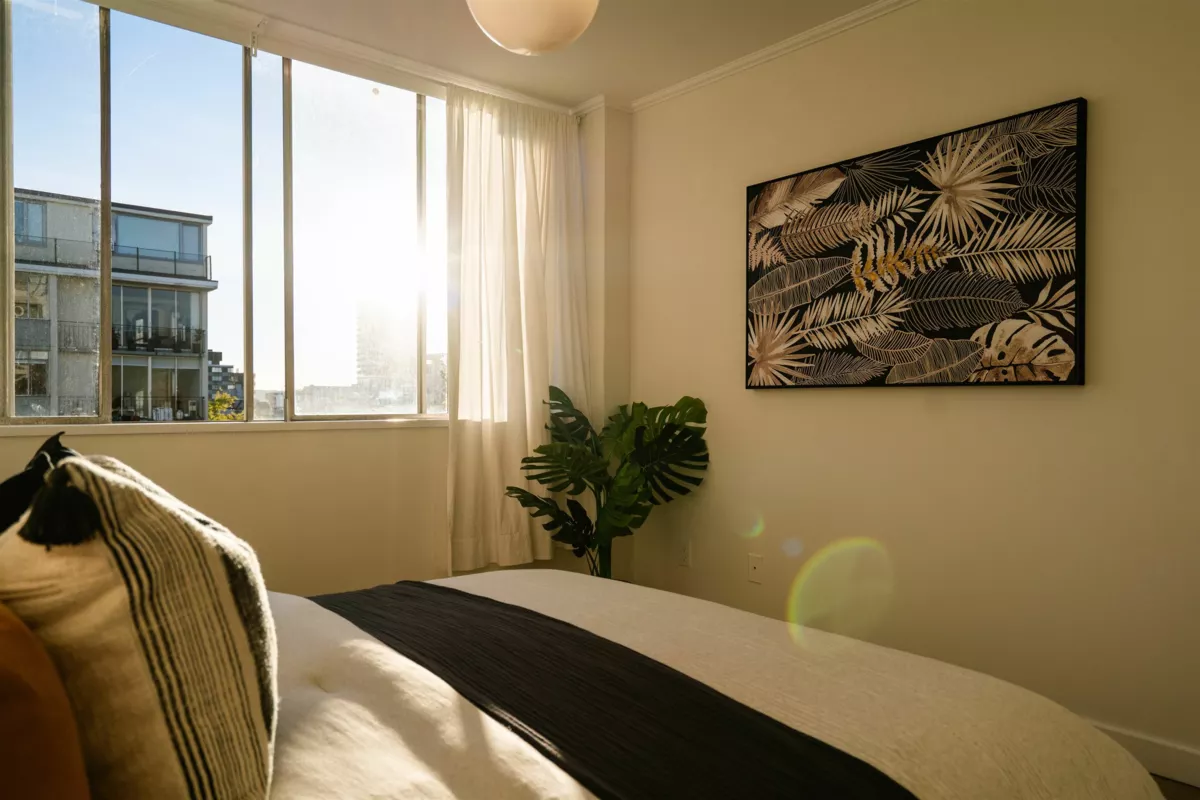 Entry Foyer Photo of 803 1967 Barclay Street, Vancouver, BC
