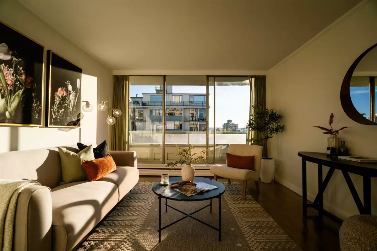 Family Room Photo of 803 1967 Barclay Street, Vancouver, BC