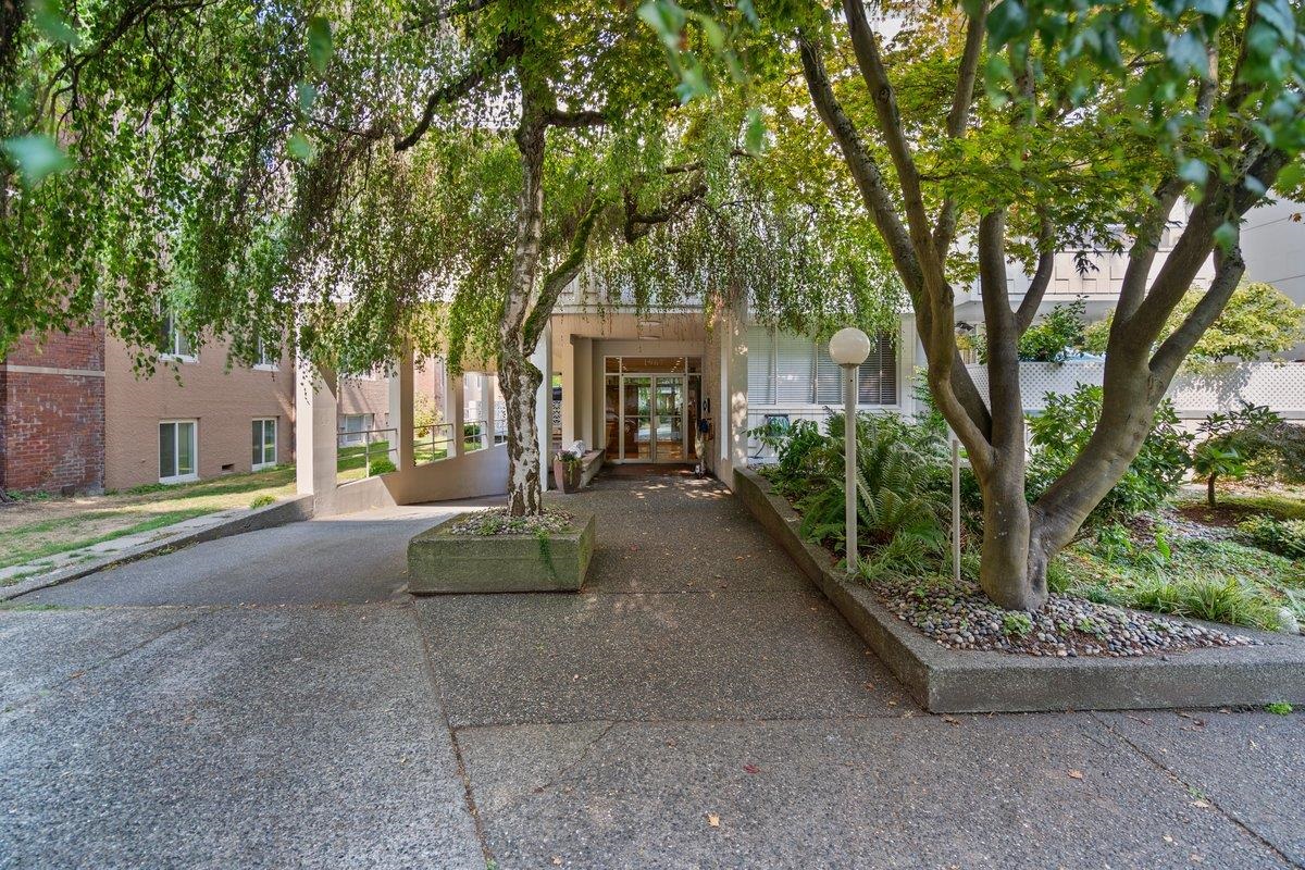 Front Yard Photo of 803 1967 Barclay Street, Vancouver, BC