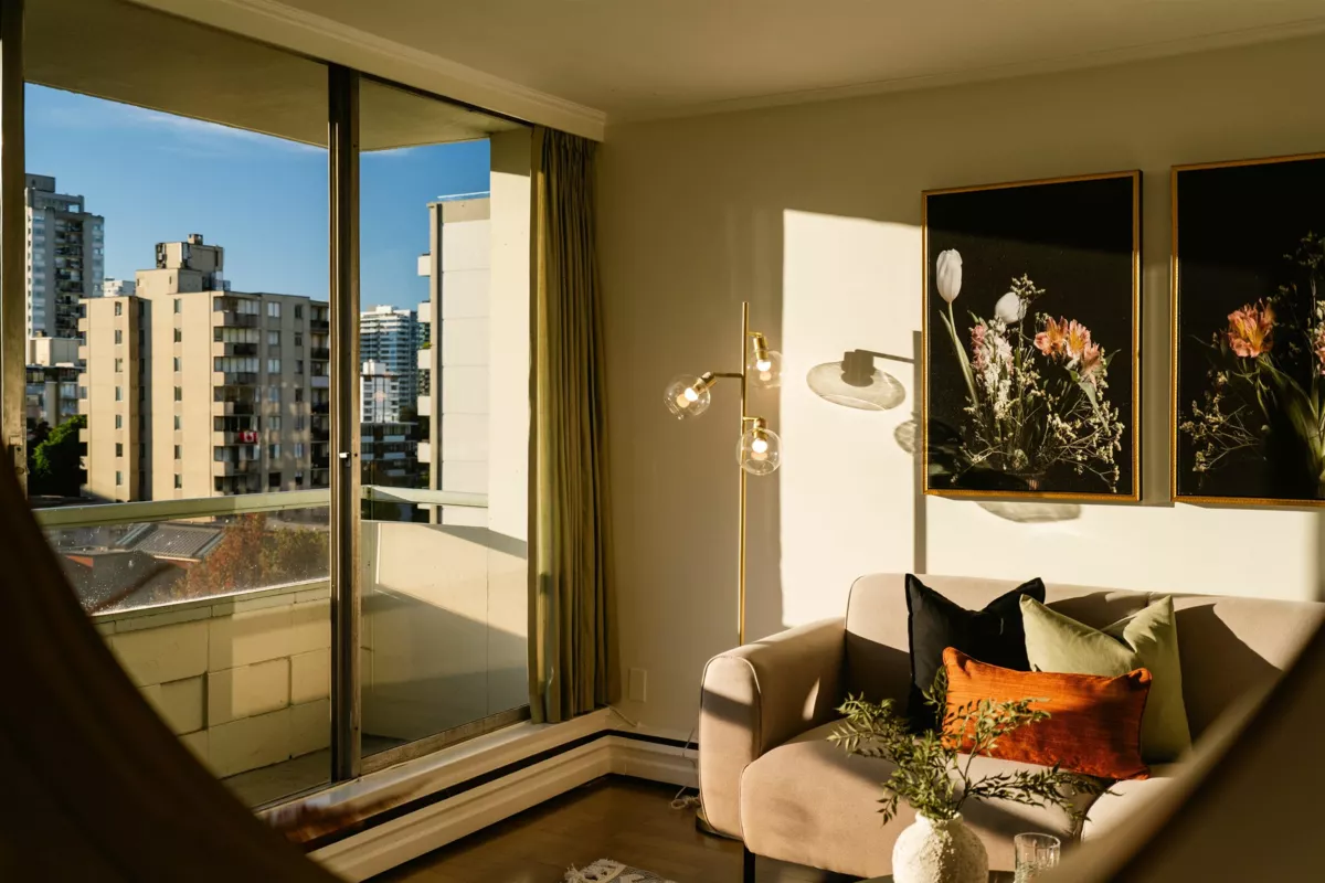 Kitchen Photo of 803 1967 Barclay Street, Vancouver, BC