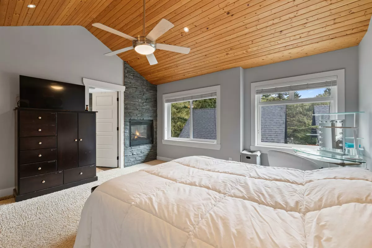 Basement Recreation Room Photo of 3648 Elgin Road, Surrey, BC