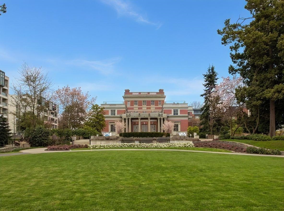 Front Yard Photo of 603 1571 W 57th Avenue, Vancouver, BC