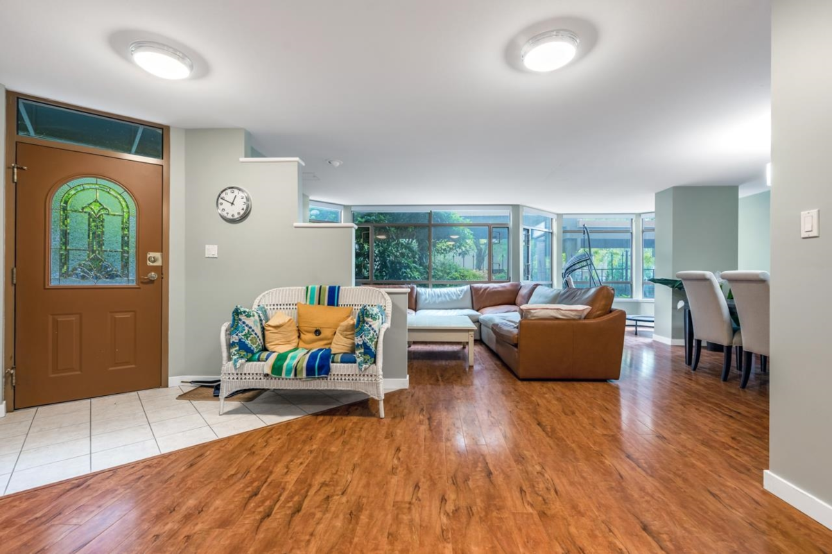 Exterior Rear Photo of 101 15111 Russell Avenue, White Rock, BC