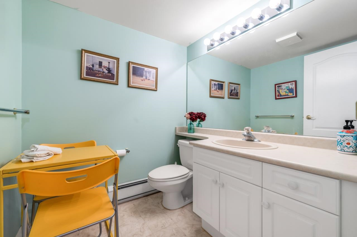 Office / Den Photo of 101 15111 Russell Avenue, White Rock, BC