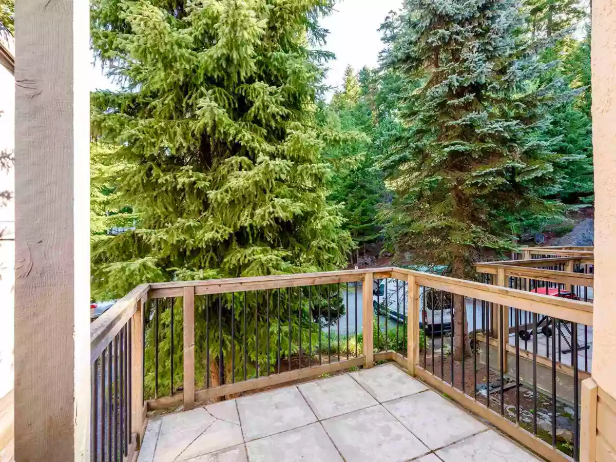 Kitchen Photo of 1 2101 Whistler Road, Whistler, BC