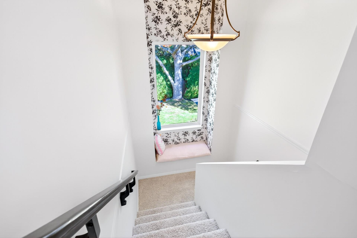 Basement Recreation Room Photo of 14055 29a Avenue, Surrey, BC