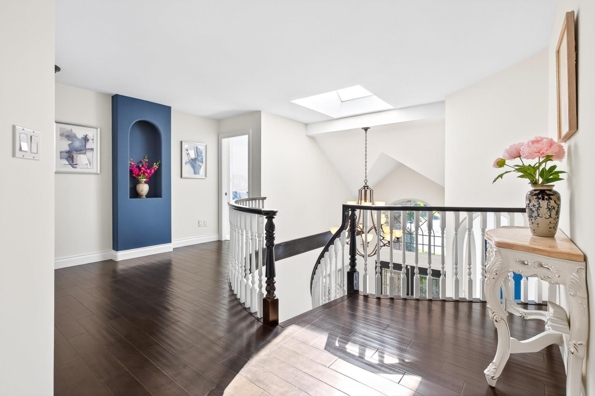 Hallway Photo of 14055 29a Avenue, Surrey, BC