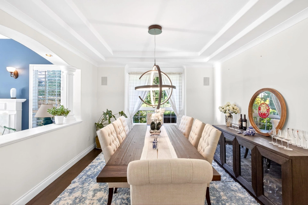 Kitchen Island Photo of 14055 29a Avenue, Surrey, BC