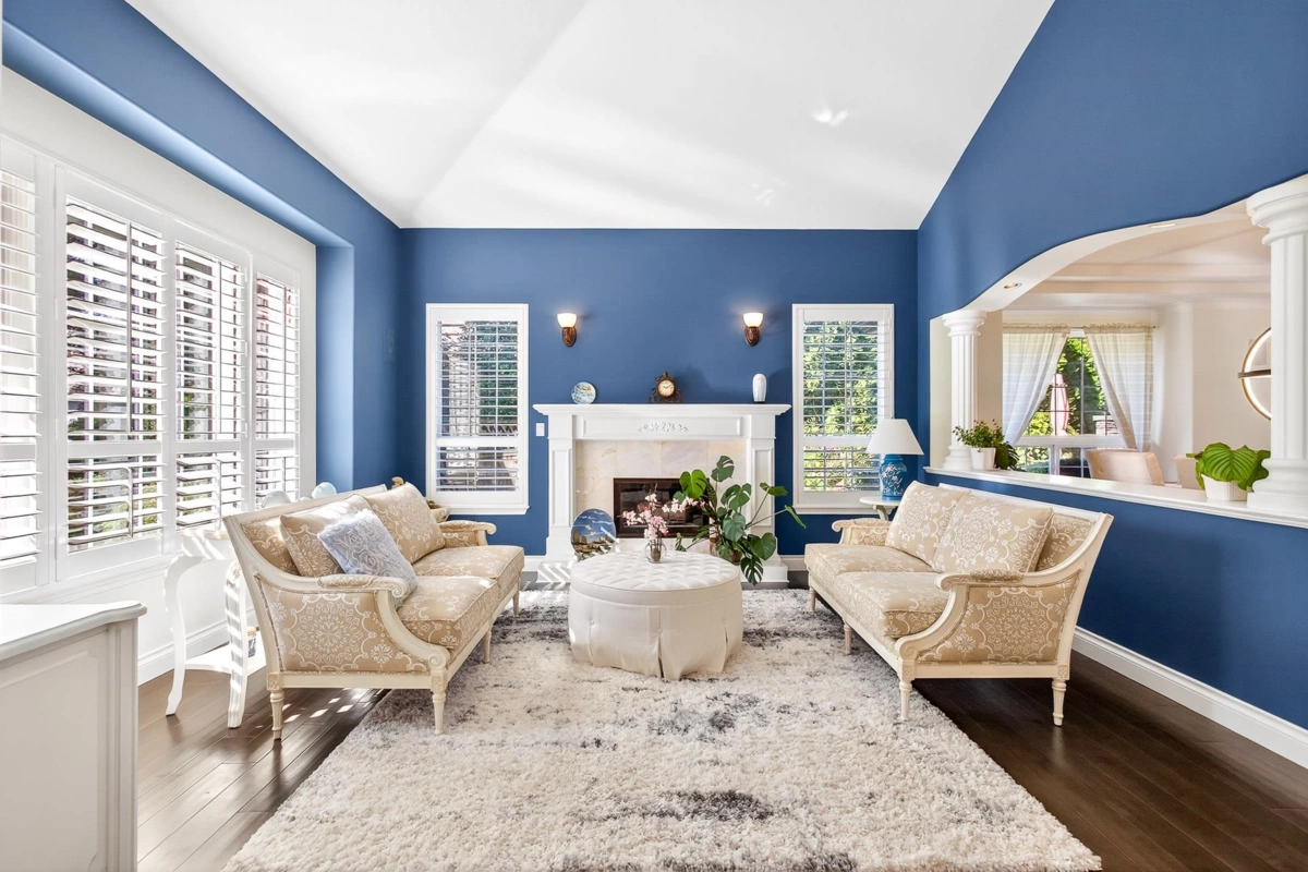 Living Room Photo of 14055 29a Avenue, Surrey, BC