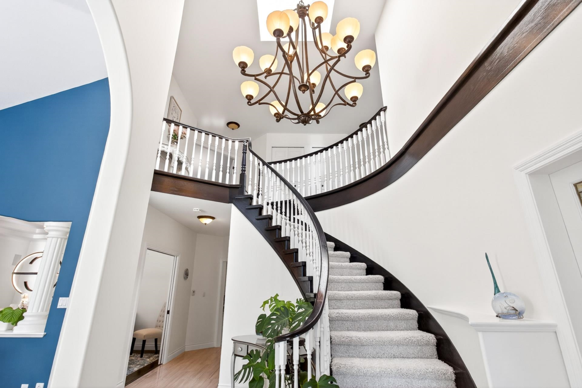 Walk-In Closet Photo of 14055 29a Avenue, Surrey, BC