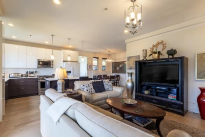 Kitchen Island Photo of 101 5782 Marine Way, Sechelt, BC