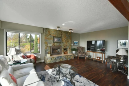 4926 Laurel Avenue, Sechelt, BC, Sechelt — Single Family Residence for sale