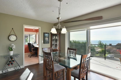 4926 Laurel Avenue, Sechelt, BC, Sechelt — Single Family Residence for sale
