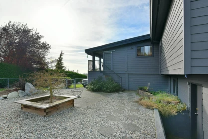 Garden / Landscaping Photo of 4926 Laurel Avenue, Sechelt, BC