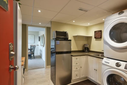 Mudroom Photo of 4926 Laurel Avenue, Sechelt, BC