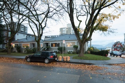 Hot Tub / Spa Photo of 2305 W 3rd Avenue, Vancouver, BC