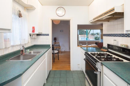 Kitchen Island Photo of 2305 W 3rd Avenue, Vancouver, BC