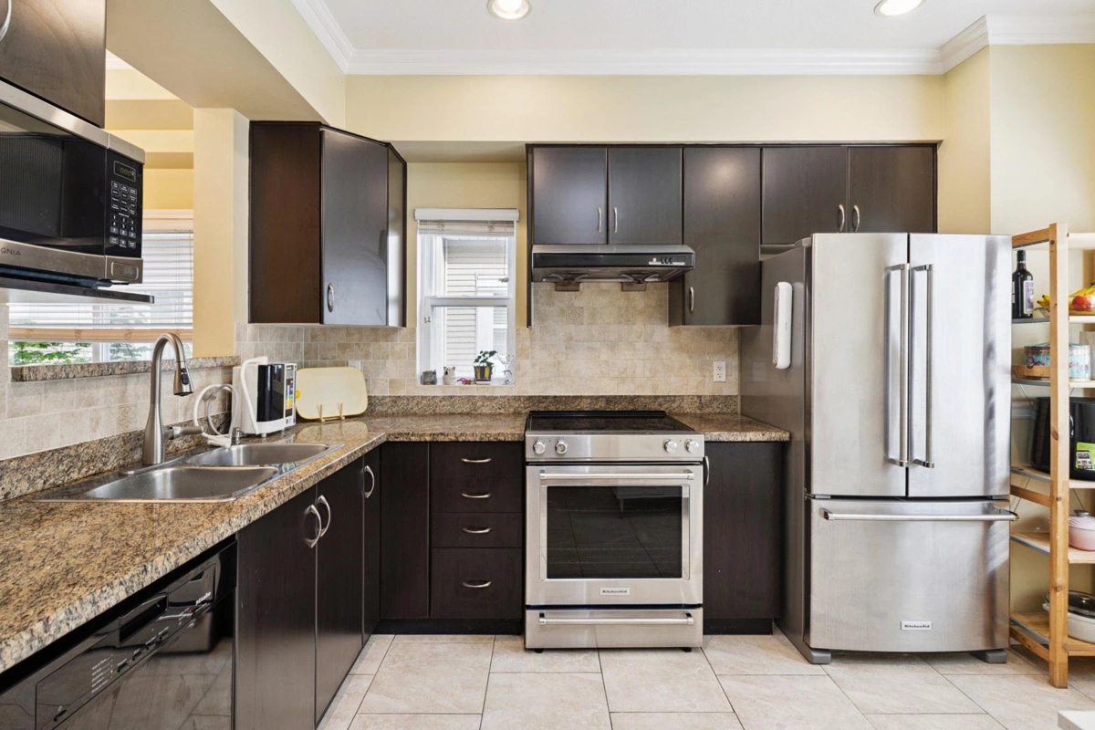Bedroom 2 Photo of 16 9451 Granville Avenue, Richmond, BC