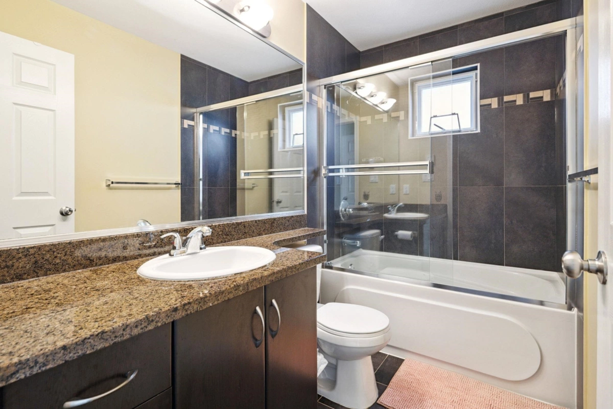 Guest Bathroom Photo of 16 9451 Granville Avenue, Richmond, BC