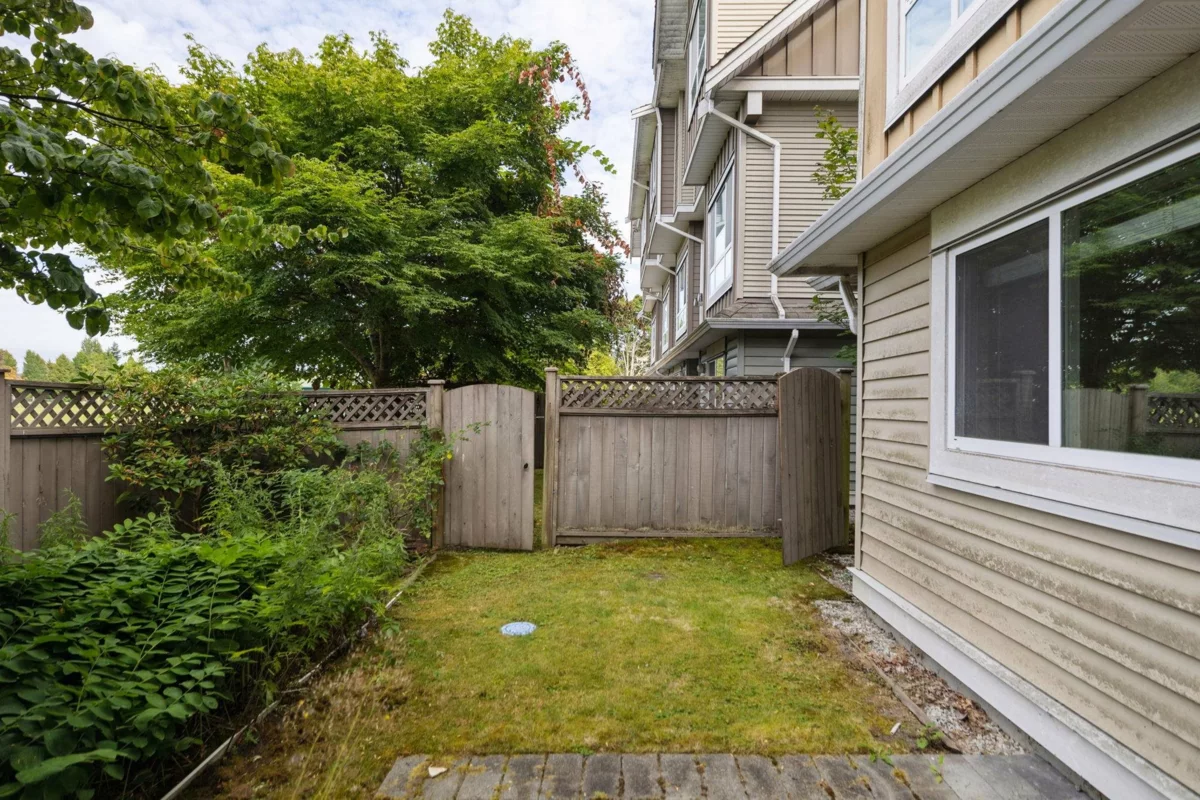 Hallway Photo of 16 9451 Granville Avenue, Richmond, BC