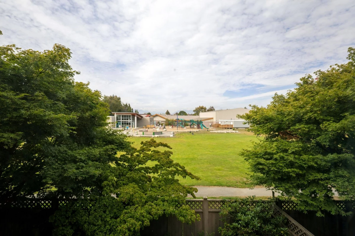 Mudroom Photo of 16 9451 Granville Avenue, Richmond, BC