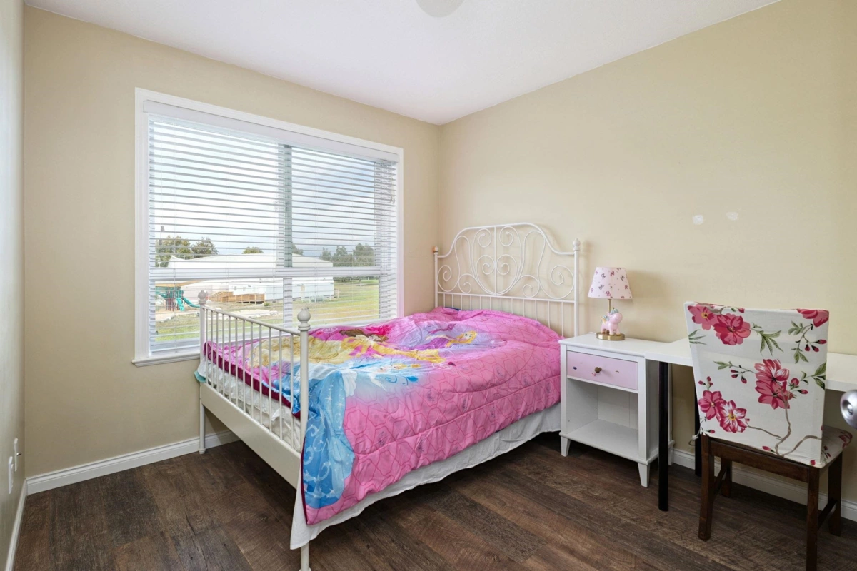 Powder Room Photo of 16 9451 Granville Avenue, Richmond, BC