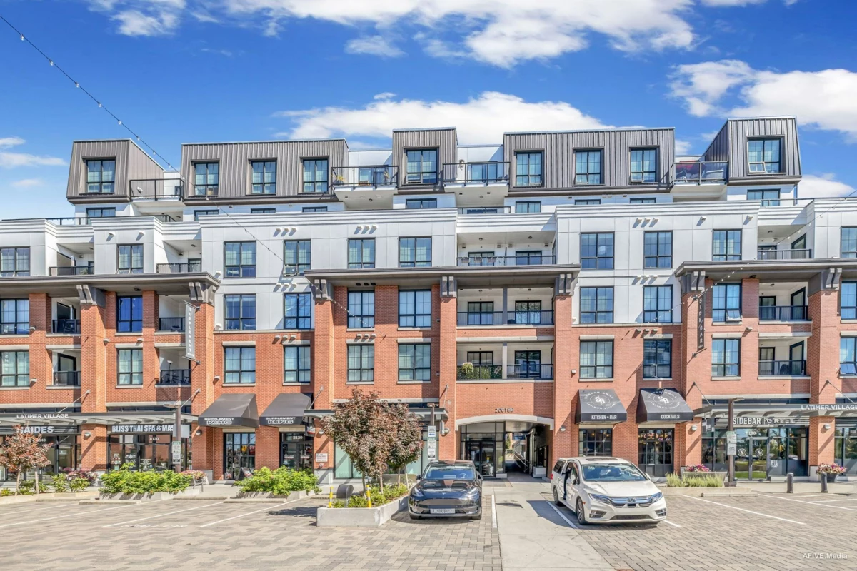 Living Room Photo of B601 20018 83a Avenue, Langley, BC