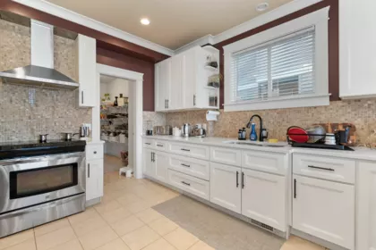 Kitchen Photo of 47202 Skyline Drive, Chilliwack, BC