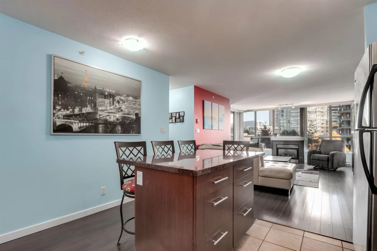 Breakfast Nook Photo of 707 2088 Madison Avenue, Burnaby, BC