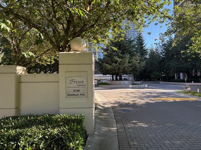 Family Room Photo of 707 2088 Madison Avenue, Burnaby, BC