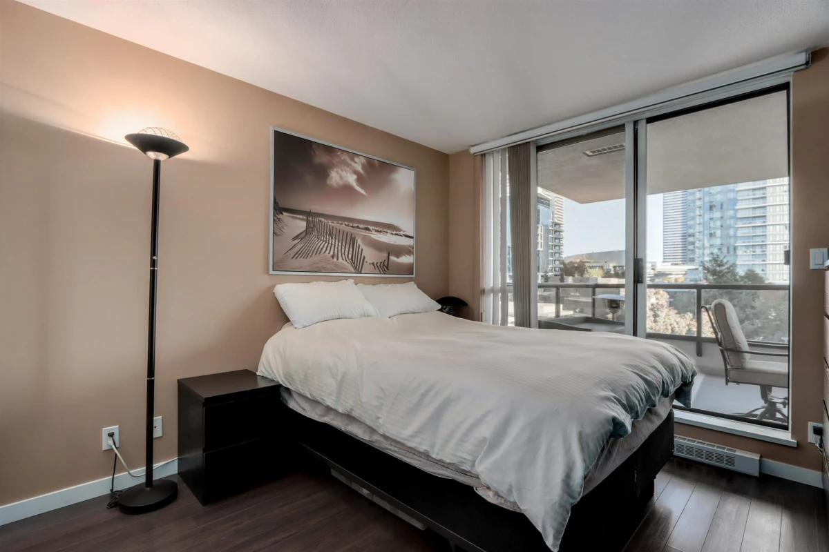 Guest Bathroom Photo of 707 2088 Madison Avenue, Burnaby, BC