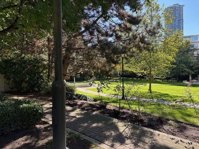 Hallway Photo of 707 2088 Madison Avenue, Burnaby, BC