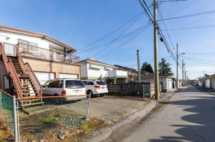 Kitchen Photo of 886 E 56th Avenue, Vancouver, BC