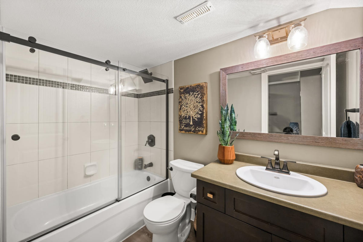 Front Yard Photo of 6087 163a Street, Surrey, BC