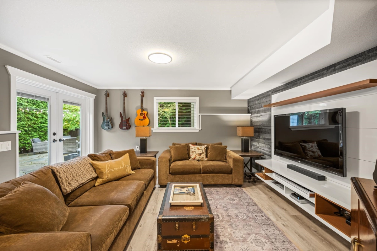 Garage Interior Photo of 6087 163a Street, Surrey, BC