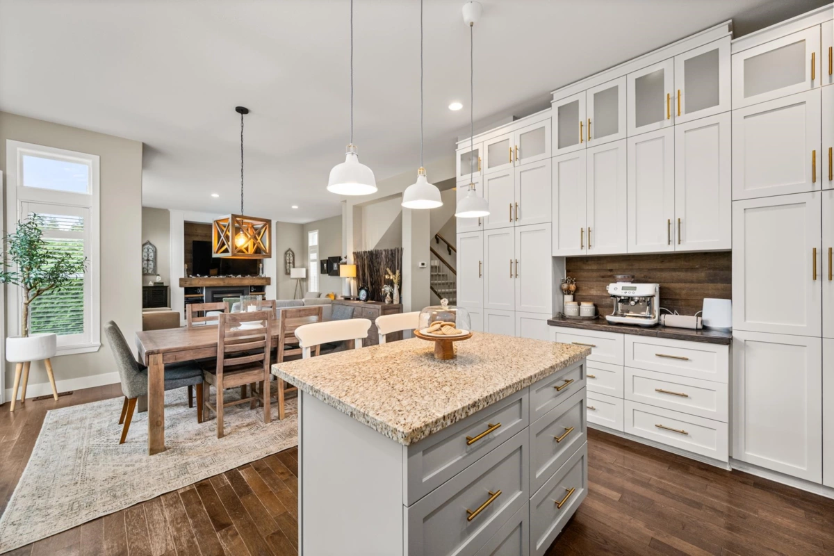 Walk-In Closet Photo of 6087 163a Street, Surrey, BC