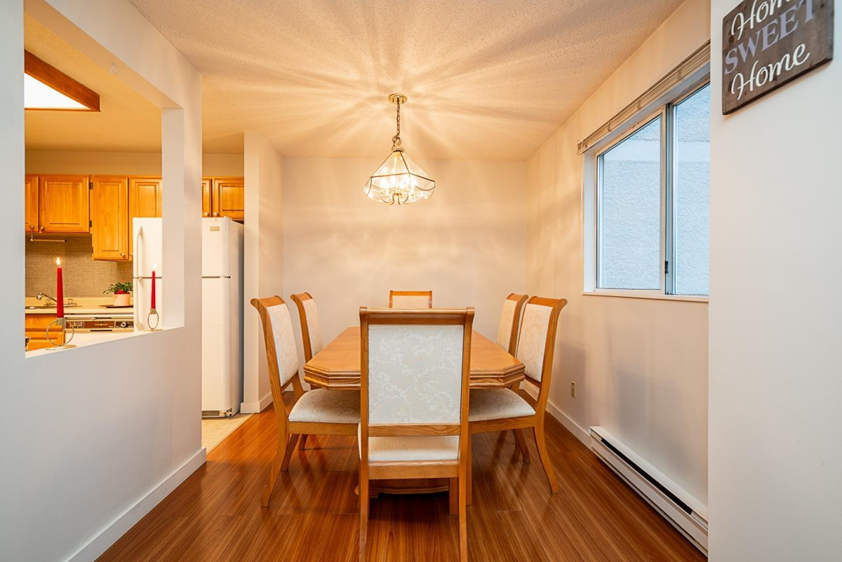 Kitchen Island Photo of 201 550 Eighth Street, New Westminster, BC