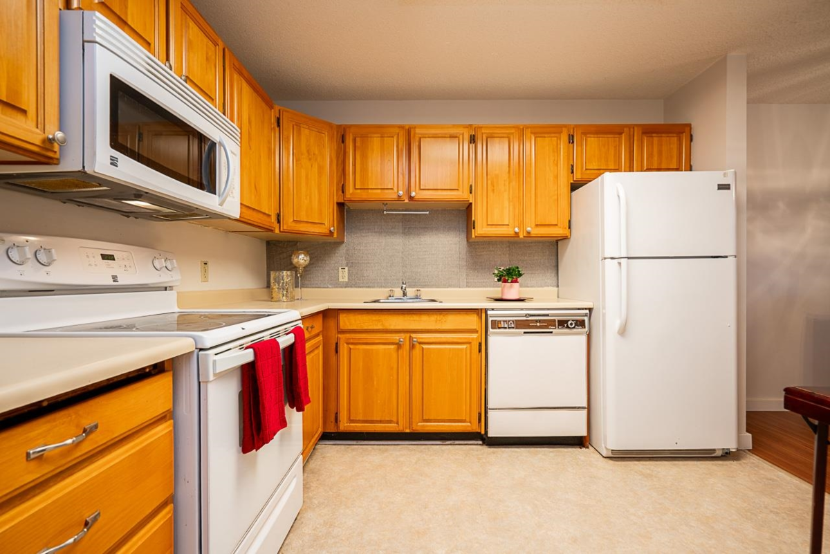 Primary Bedroom Photo of 201 550 Eighth Street, New Westminster, BC