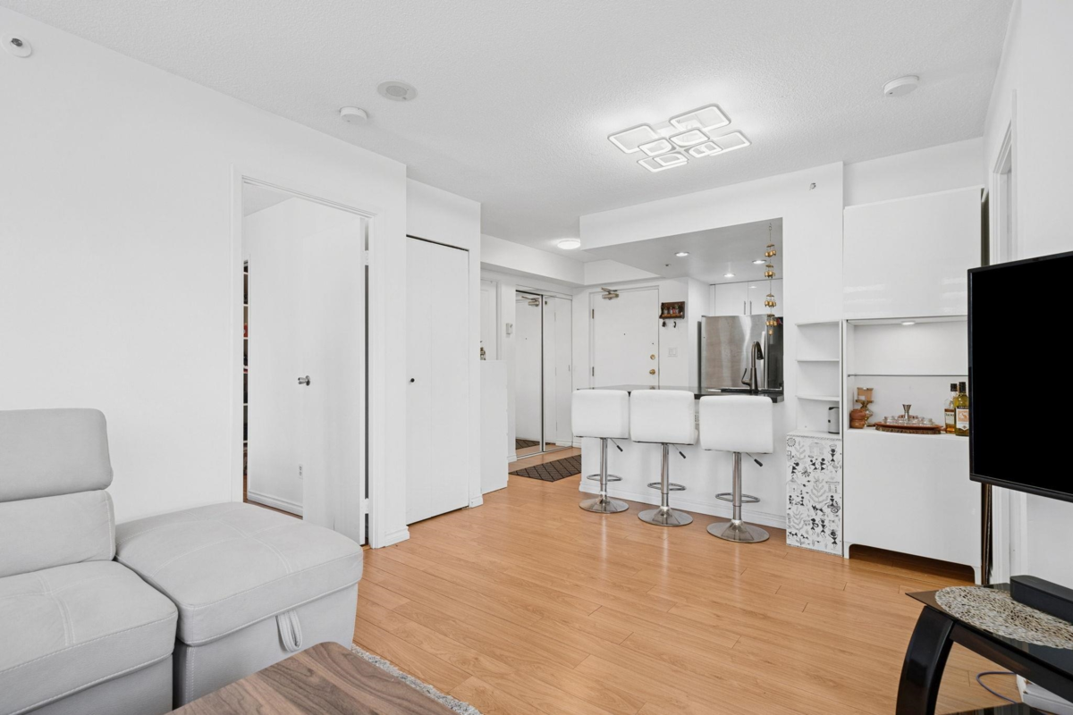 Breakfast Nook Photo of 1402 828 Agnes Street, New Westminster, BC