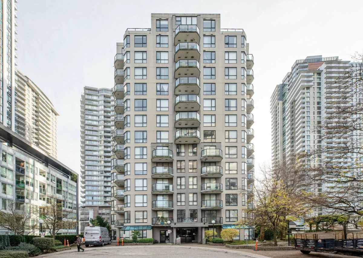Exterior Front Photo of 1402 828 Agnes Street, New Westminster, BC