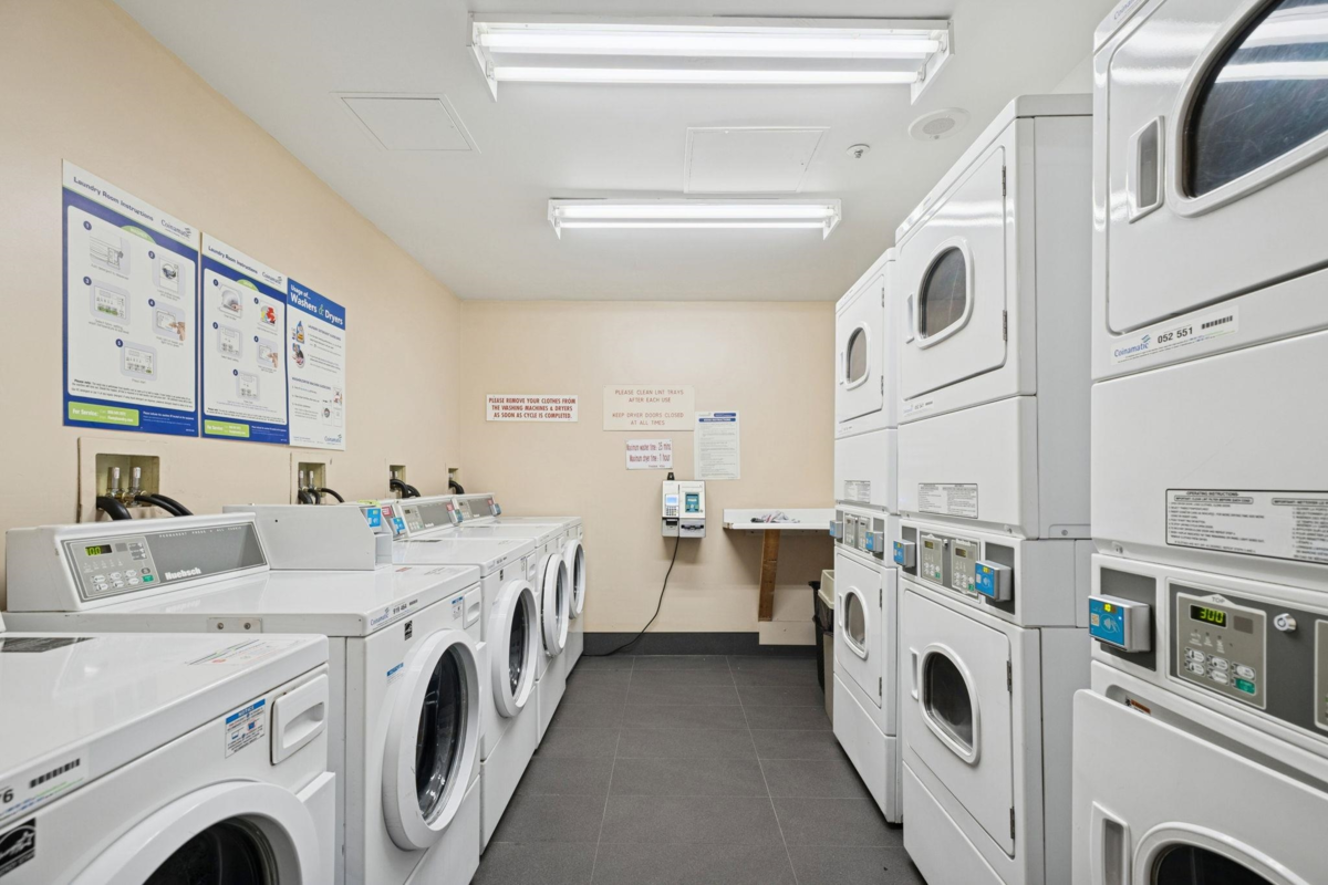 Front Yard Photo of 1402 828 Agnes Street, New Westminster, BC