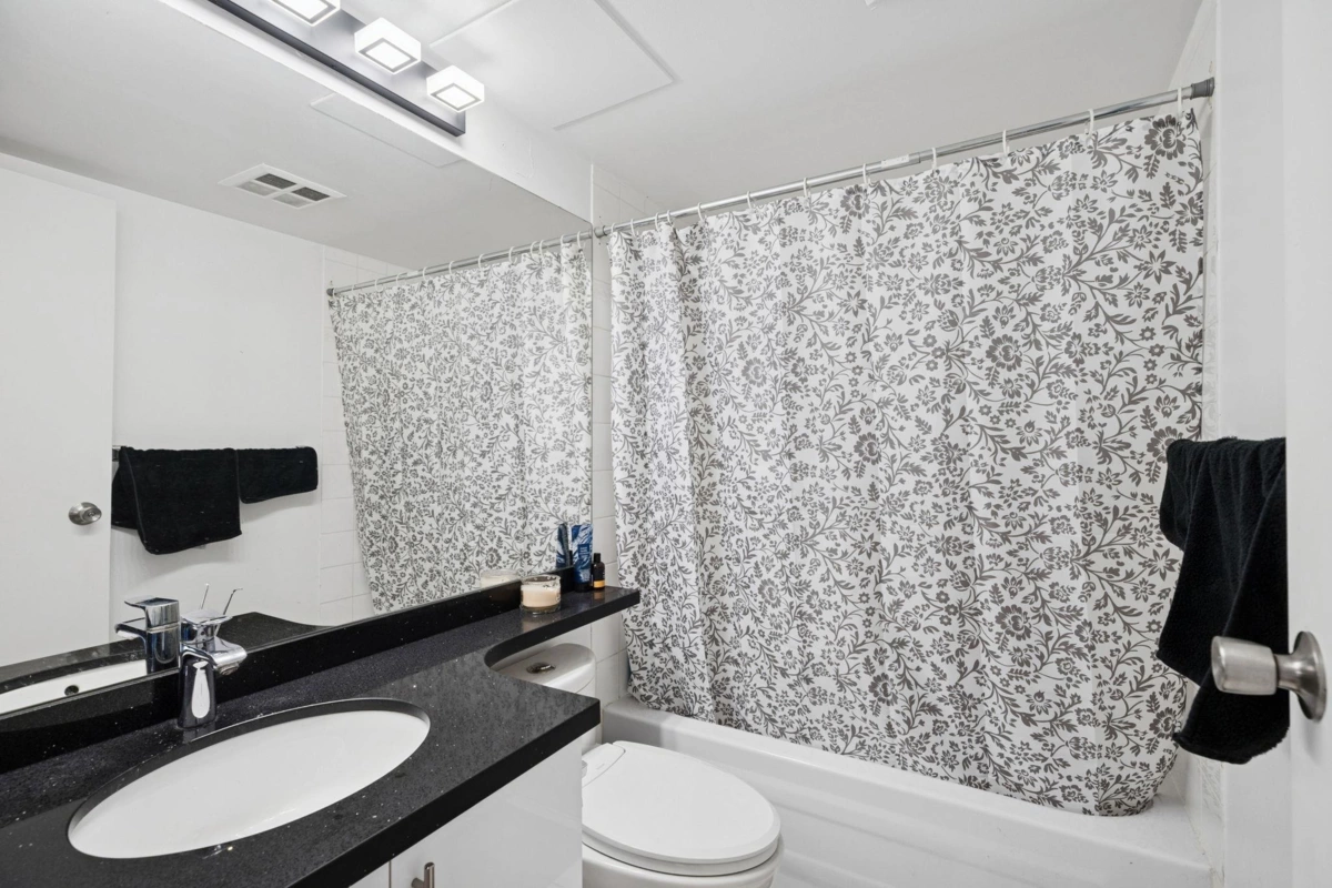 Laundry Room Photo of 1402 828 Agnes Street, New Westminster, BC