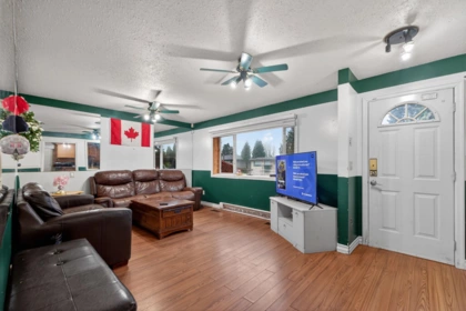 Kitchen Island Photo of 12546 96 Avenue, Surrey, BC