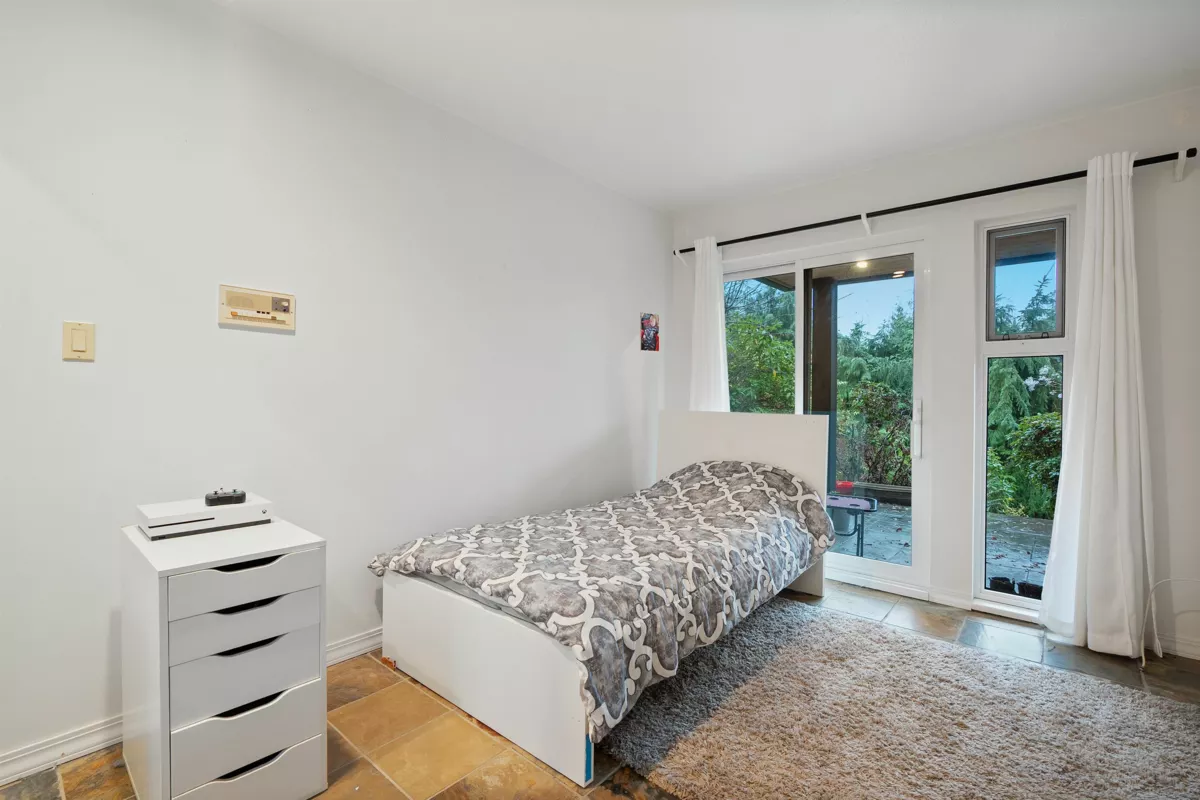 Basement Recreation Room Photo of 5625 Eagle Court, North Vancouver, BC